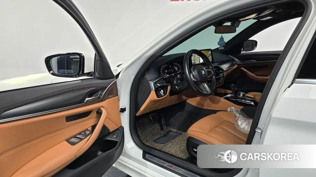 BMW 5 Series (G30) id 3883821 из Кореи 20