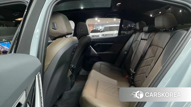 BMW 5 Series (G60) id 3889167 из Кореи 12