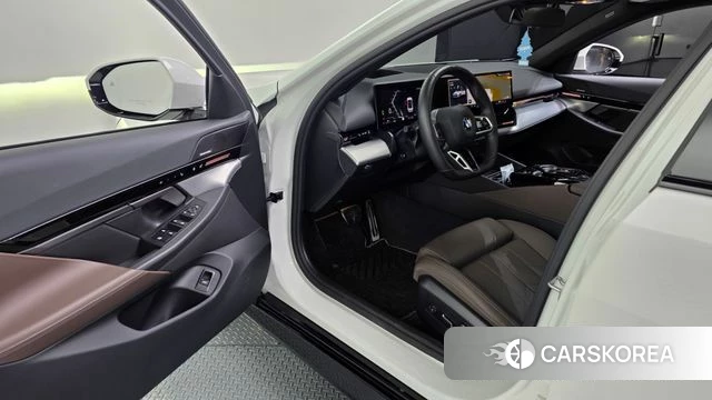 BMW 5 Series (G60) id 3831732 из Кореи 20