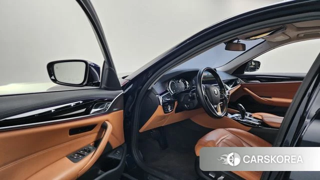 BMW 5 Series (G30) id 3853995 из Кореи 20