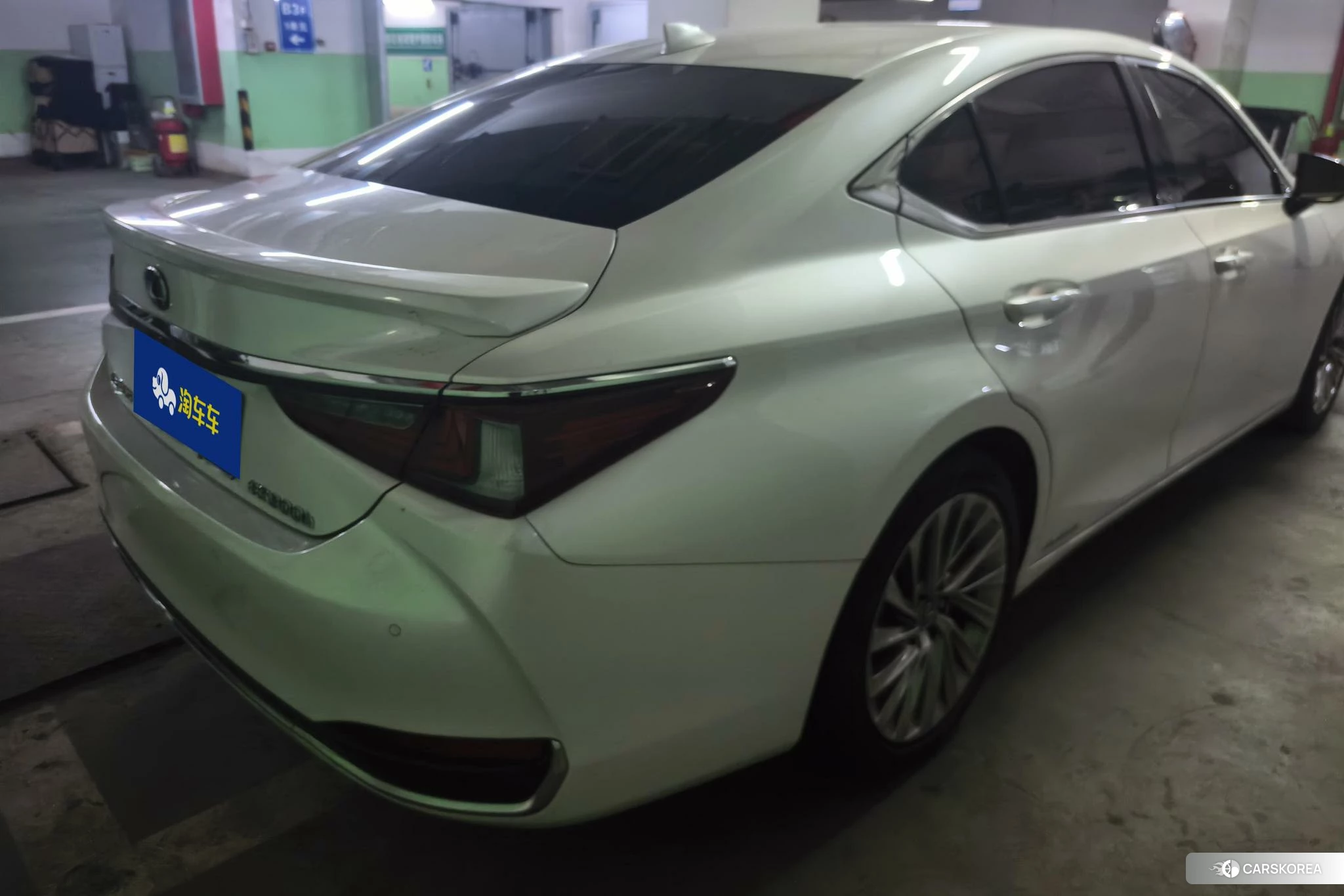 Lexus ES id 4461358 из Китая 17