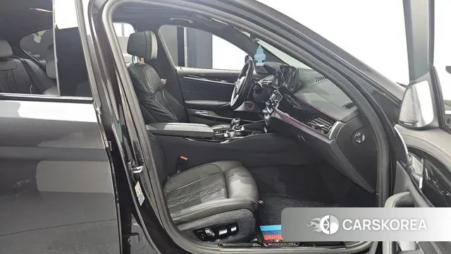 BMW 5 Series (G30) id 3650676 из Кореи 20