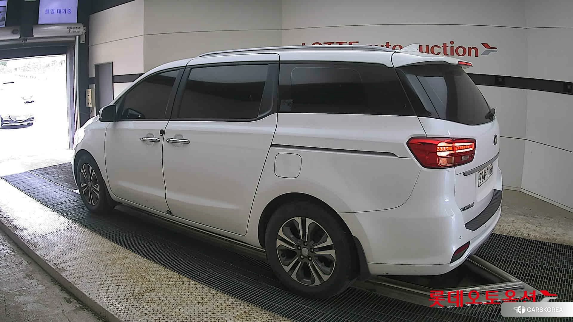 Kia Carnival id 4289633 из Кореи 38