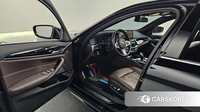 BMW 5 Series (G30) id 3607171 из Кореи 20