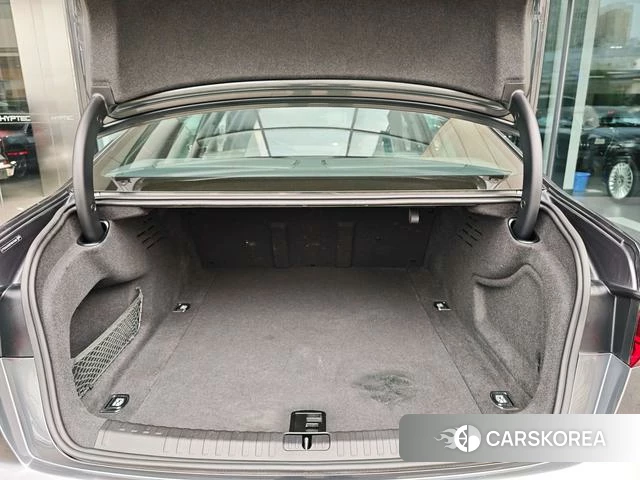 Audi A6L id 4366100 из Китая 16