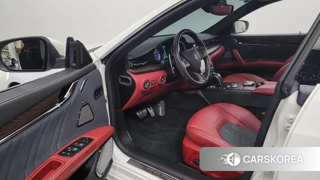 Maserati Quattroporte id 3023536 из Кореи 20
