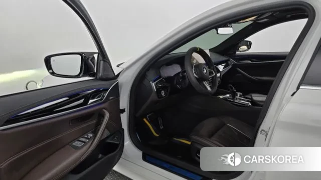 BMW 5 Series (G30) id 3038044 из Кореи 20