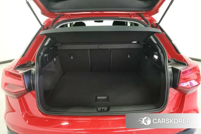 Audi Q2L id 3804598 из Китая 17