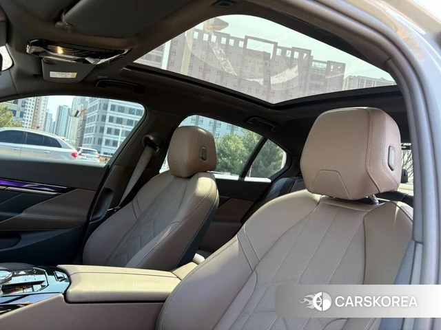 BMW 5 Series (G60) id 3889166 из Кореи 20