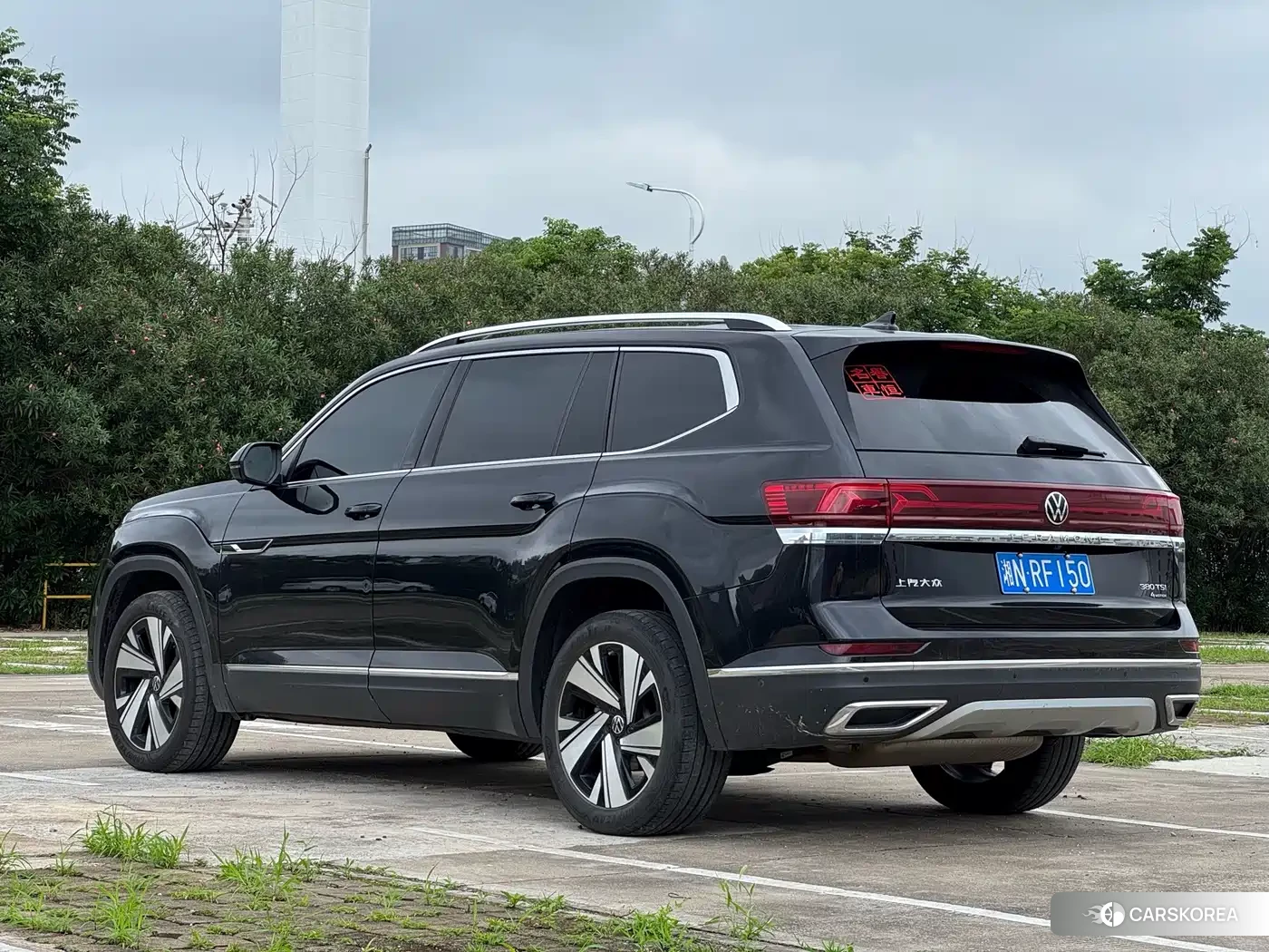Volkswagen Touareg id 4644602 из Китая 12