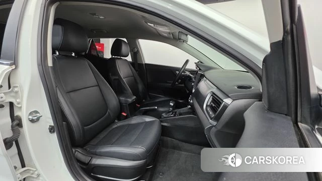 Kia Stonic id 4543550 из Кореи 29