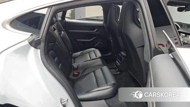 Porsche Taycan id 3081645 из Кореи 20