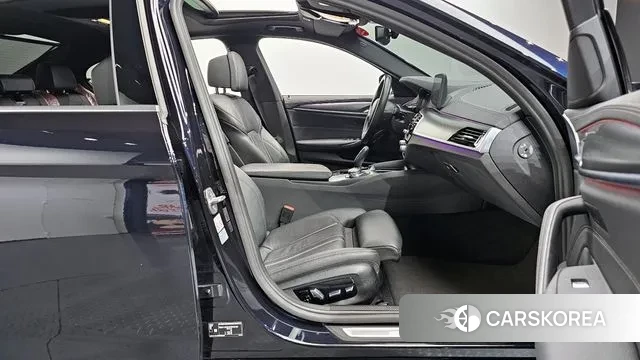 BMW 5 Series (G30) id 3629971 из Кореи 20