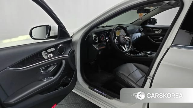 Mercedes-Benz E-Class W213 id 4677151 из Кореи 32