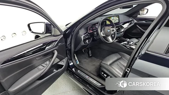 BMW 5 Series (G30) id 3472372 из Кореи 20