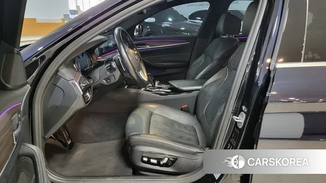 BMW 5 Series (G30) id 3695550 из Кореи 20