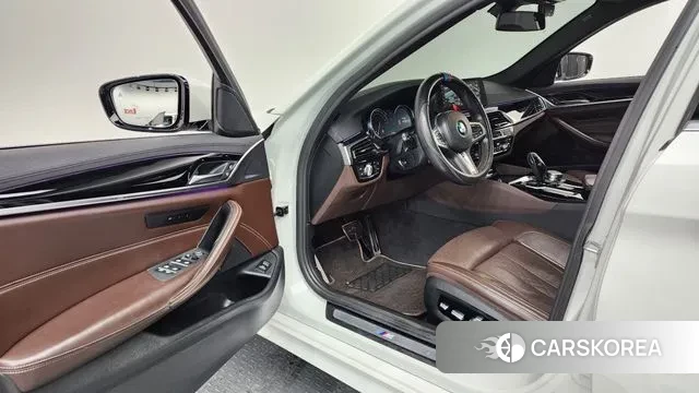 BMW 5 Series (G30) id 3622529 из Кореи 20