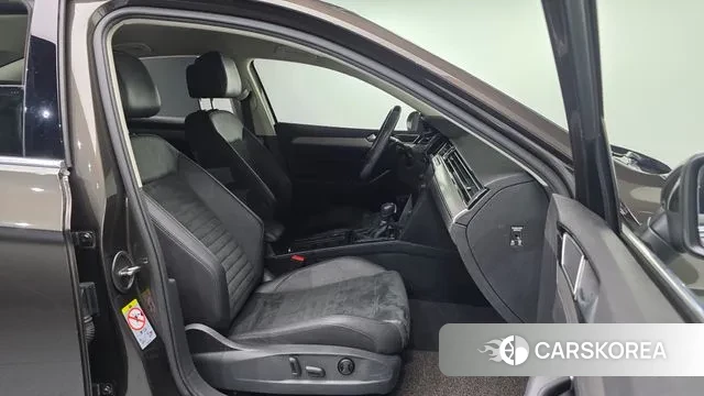 Volkswagen Passat GT (B8) id 3588550 из Кореи 20