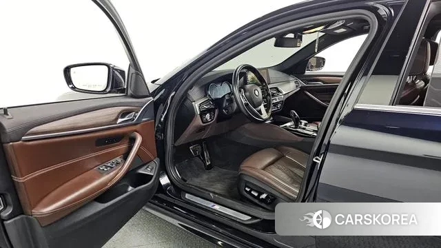 BMW 5 Series (G30) id 3563347 из Кореи 20