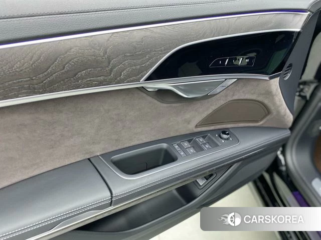 Audi A8 id 4259482 из Китая 11