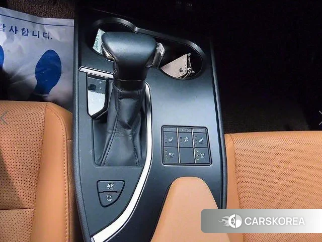 Lexus UX250h id 2978926 из Кореи 20