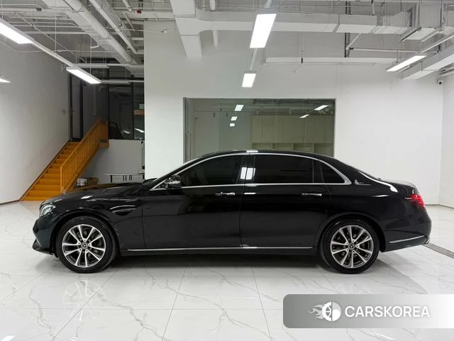 Mercedes-Benz E-class id 4221353 из Китая 20