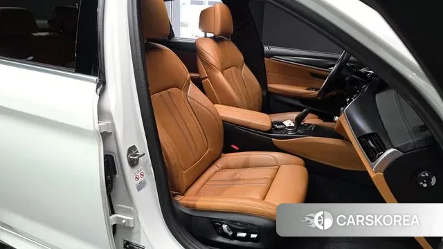 BMW 5 Series (G30) id 3670702 из Кореи 20