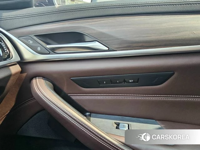 BMW 5 Series (G30) id 3807762 из Кореи 20