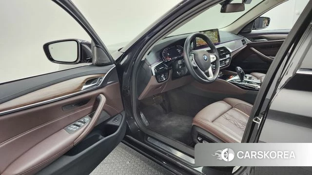 BMW 5 Series (G30) id 4381994 из Кореи 34