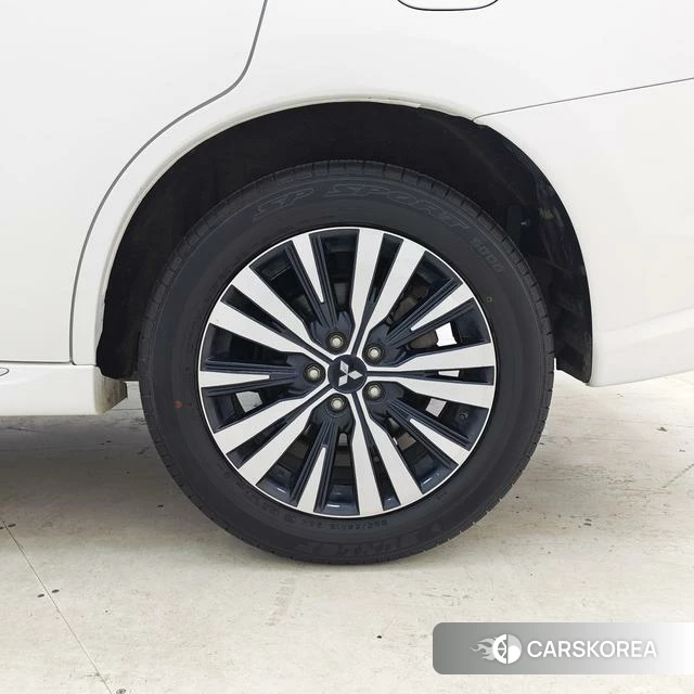 Mitsubishi  Outlander id 4253792 из Китая 17