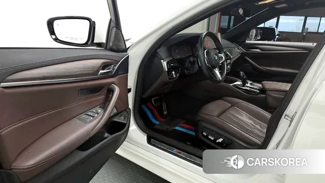 BMW 5 Series (G30) id 3192460 из Кореи 20