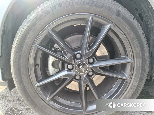 Audi Q2L id 4260389 из Китая 13