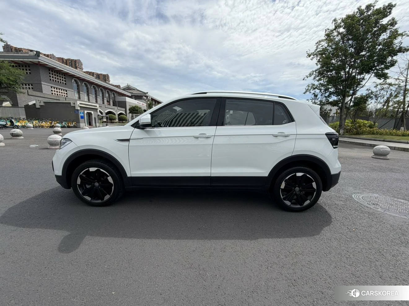 Volkswagen Exploring the shadow id 4441036 из Китая 23