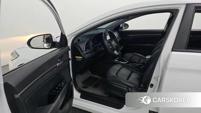 Hyundai Avante AD id 4020564 из Кореи 20