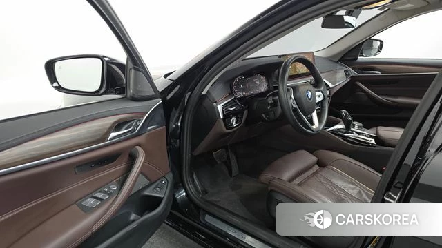 BMW 5 Series (G30) id 4549288 из Кореи 36