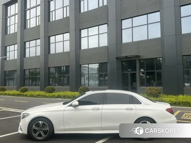 Mercedes-Benz E-class id 4240929 из Китая 10