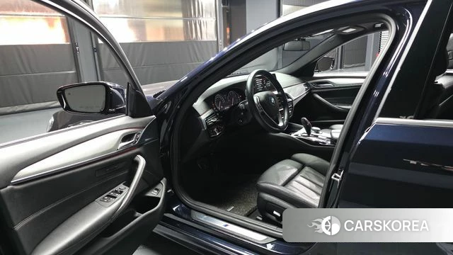 BMW 5 Series (G30) id 3821163 из Кореи 20