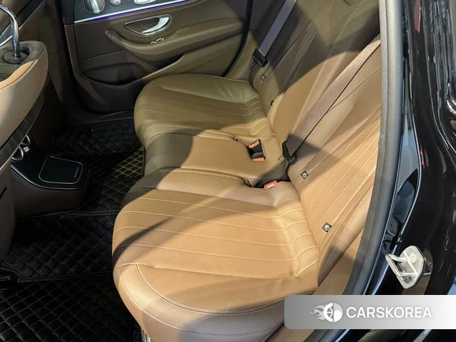Mercedes-Benz E-class id 4259212 из Китая 32