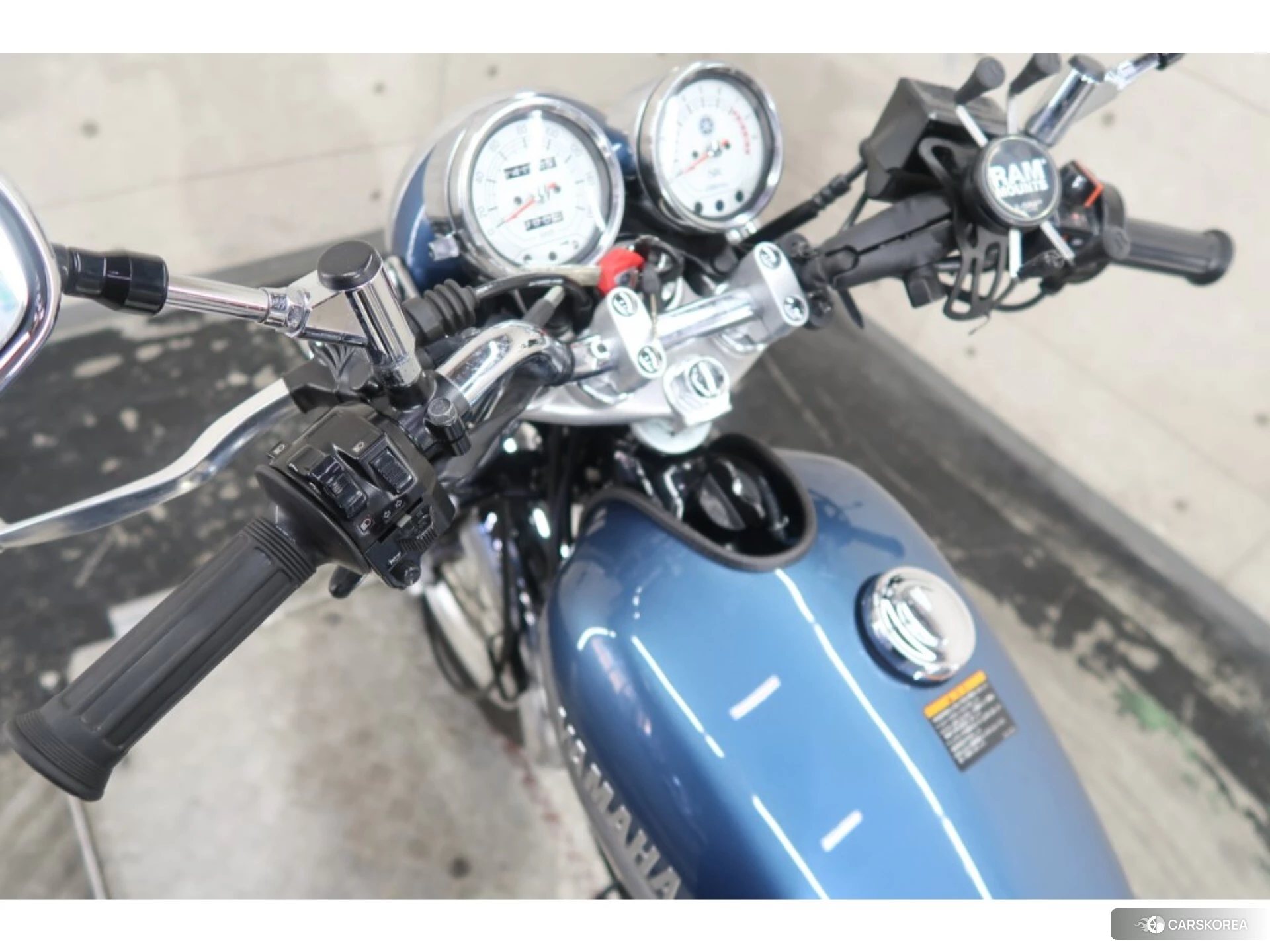 Yamaha SR 400 id 4183350 из Японии 11