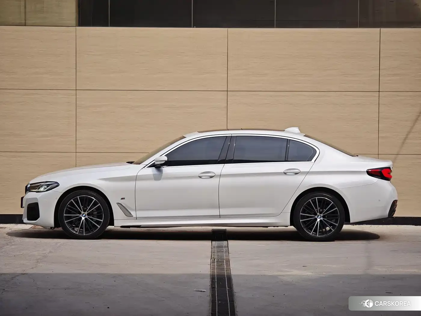 BMW 5 series id 4546475 из Китая 18