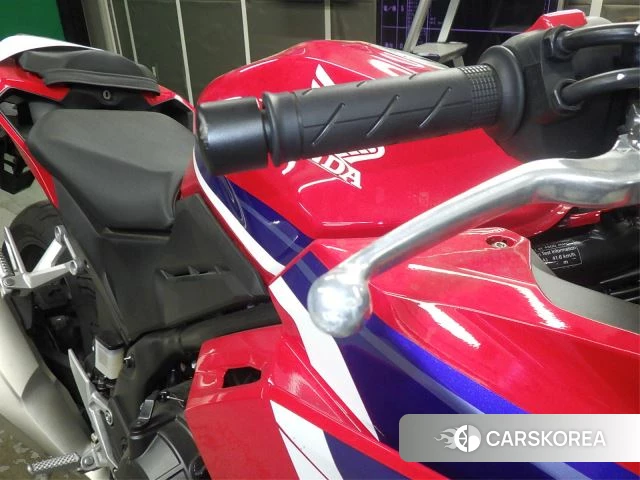 Проданный Honda CBR400R id 4015922 из Японии, фото 31