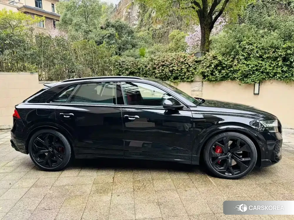 Audi RS Q8 id 4664401 из Китая 14