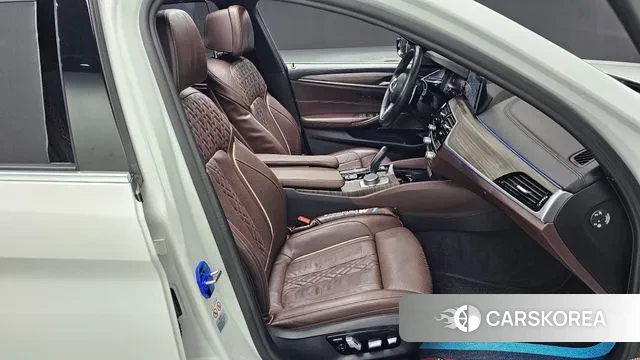 BMW 5 Series (G30) id 3493949 из Кореи 20