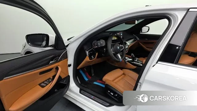 BMW 5 Series (G30) id 3555453 из Кореи 20