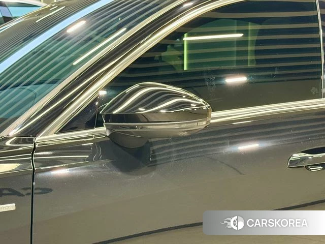 Audi A6L id 3810381 из Китая 30