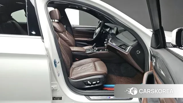 BMW 5 Series (G30) id 3736877 из Кореи 20