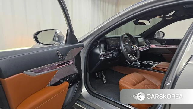 BMW 7 Series (G70) id 4222561 из Кореи 31