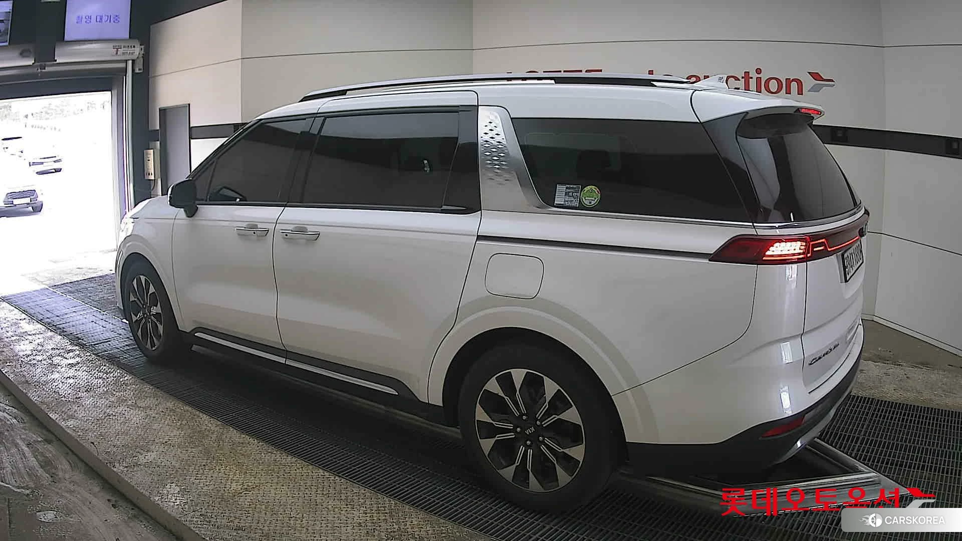 Kia Carnival id 3869406 из Кореи 36