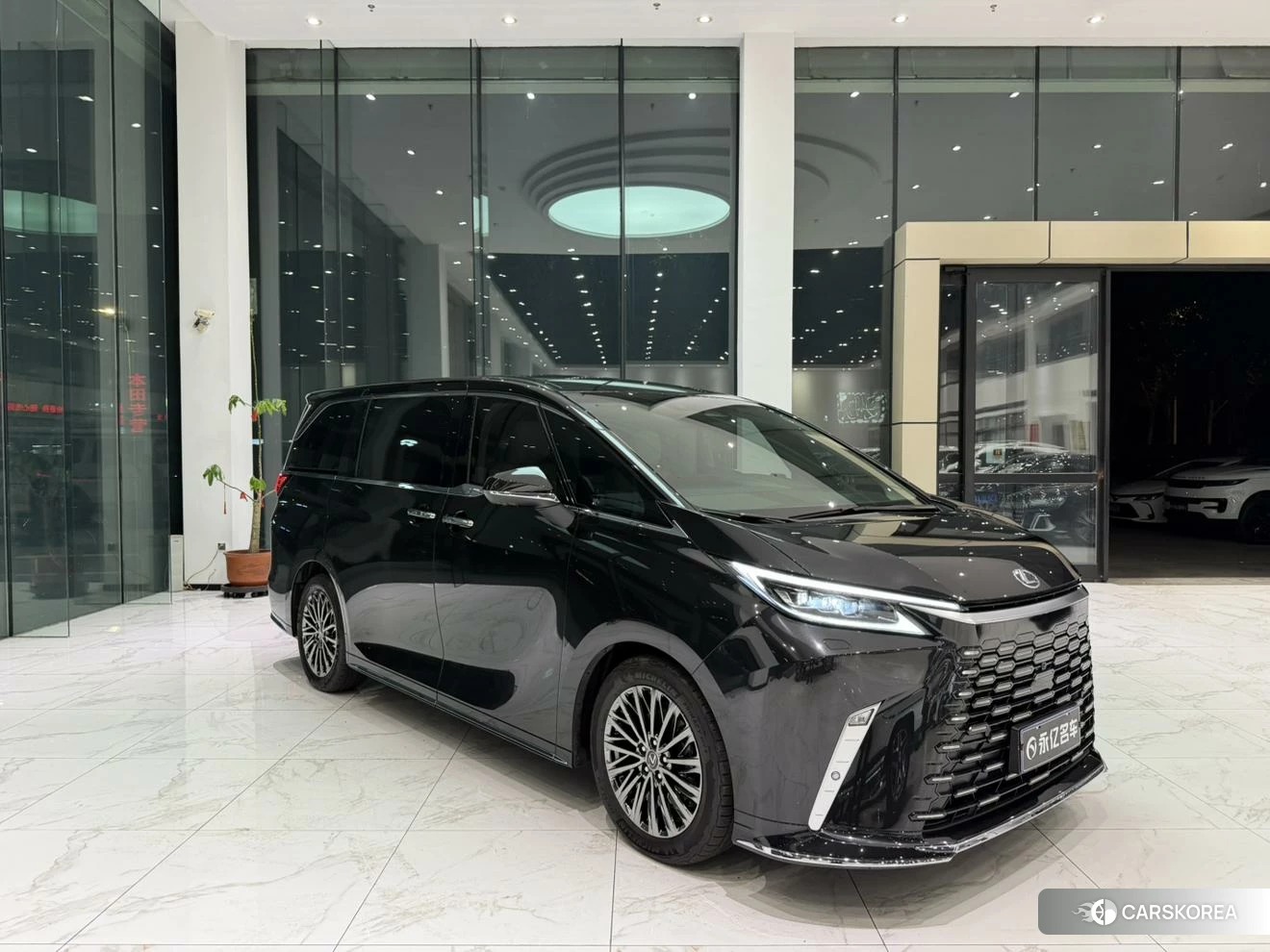 Lexus LM id 4454269 из Китая 12