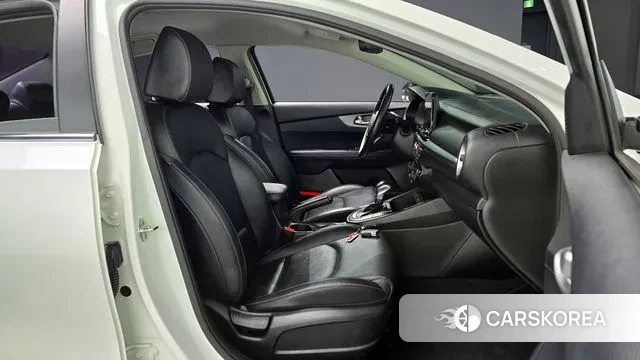 Kia Come New K3 id 3622619 из Кореи 20